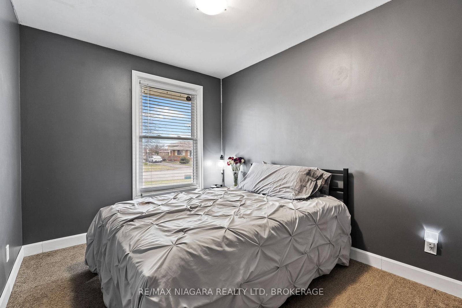 Detached House for sale at 38 ACADIA Crescent, St. Catharines, Ontario, L2P 1H8 - Secord Woods - MLS: X12914008