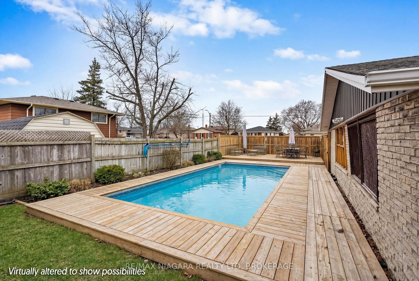 Detached House for sale at 38 ACADIA Crescent, St. Catharines, Ontario, L2P 1H8 - Secord Woods - MLS: X12914008