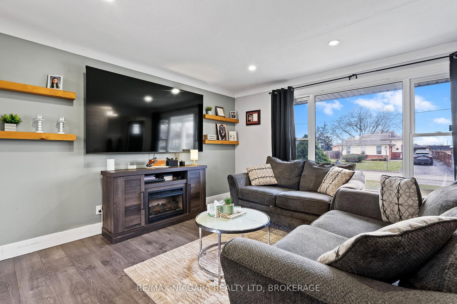 Detached House for sale at 38 ACADIA Crescent, St. Catharines, Ontario, L2P 1H8 - Secord Woods - MLS: X12914008