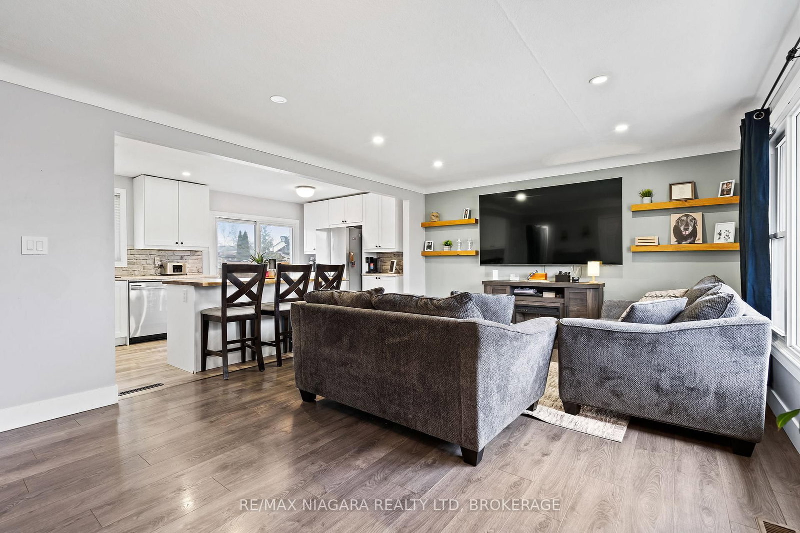 Detached House for sale at 38 ACADIA Crescent, St. Catharines, Ontario, L2P 1H8 - Secord Woods - MLS: X12914008