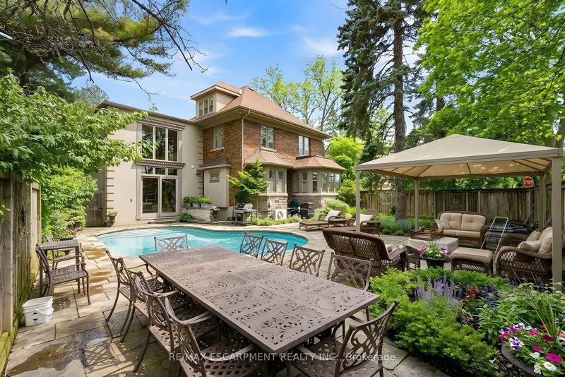 74 OAK KNOLL Dr, Hamilton, L8S 4C4 | Image 2