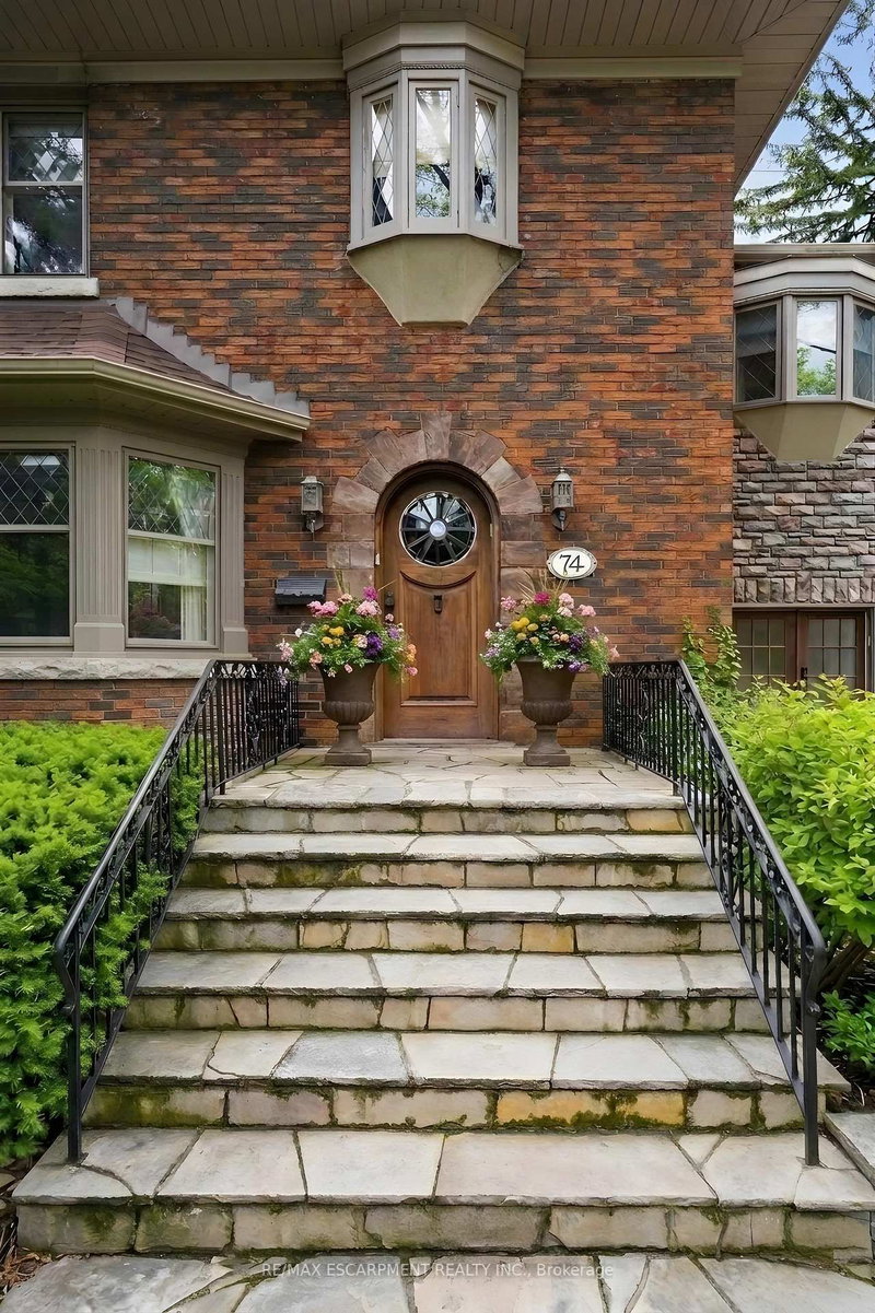 74 OAK KNOLL Dr, Hamilton, L8S 4C4 | Image 3