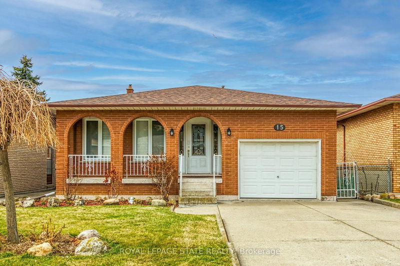 15 Fairington Cres, Hamilton, L8E 3N3 | Image 3