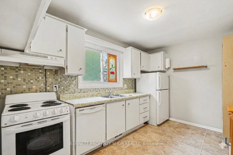 2636 Elmhurst St, Ottawa, K2B 7N6 | Image 3