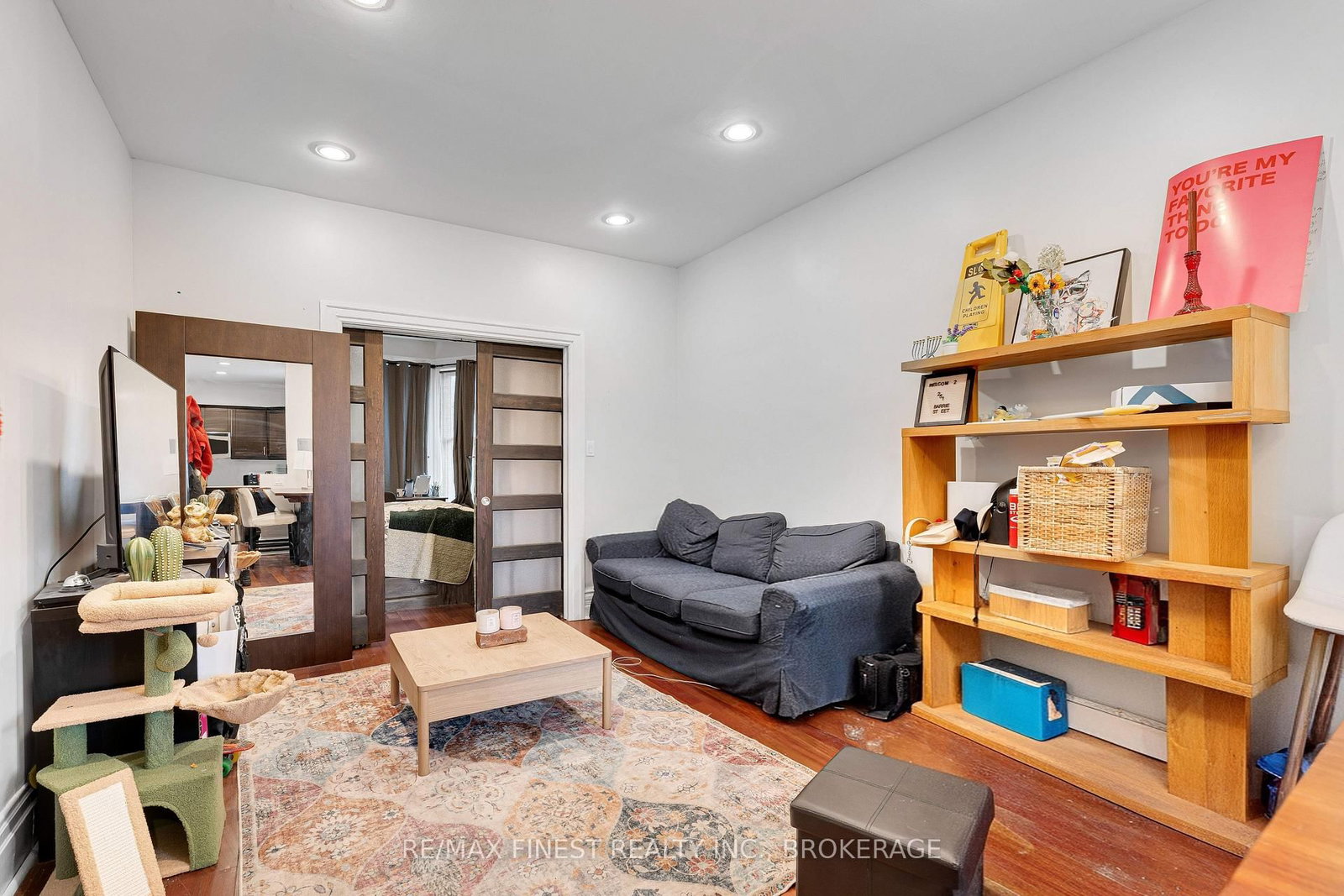 Listing Image 7