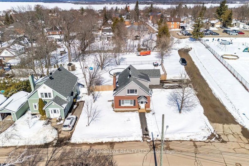 277 Dickson St, Pembroke, K8A 2X4 | Image 2