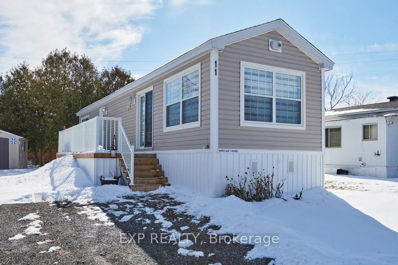 11 Bonner St, Nepean, K2H 7S9 | Image 2