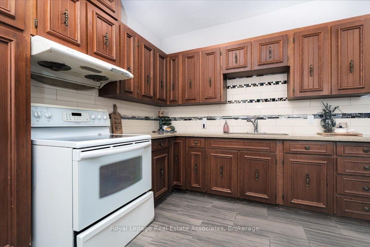 Semi-Detached House for sale at 123 Market Street, Hamilton, Ontario, L8R 1N7 - Central - MLS: X12914938