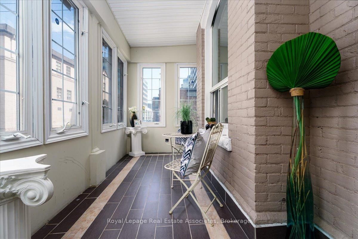 Semi-Detached House for sale at 123 Market Street, Hamilton, Ontario, L8R 1N7 - Central - MLS: X12914938