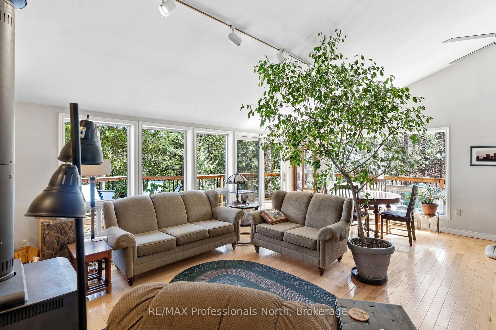 1048 Elk Drive • Dysart et al, ON photo 34
