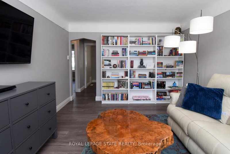 302 East 27th St, Hamilton, L8V 3G6 | Image 2