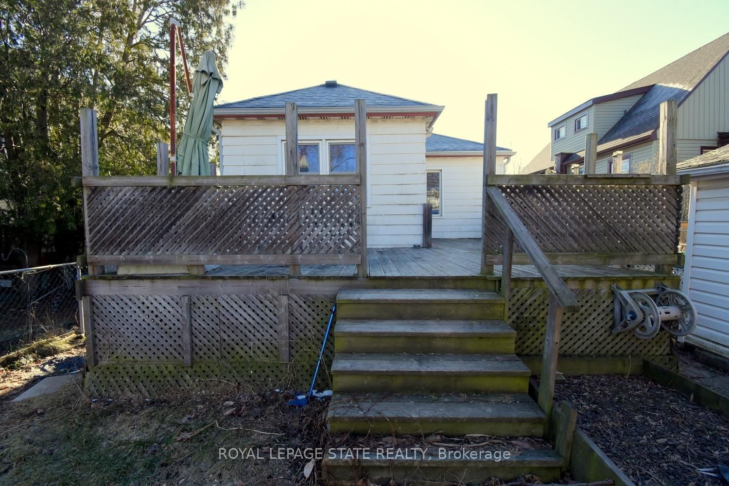 Detached House for sale at 302 East 27th Street, Hamilton, Ontario, L8V 3G6 - Eastmount - MLS: X12915314