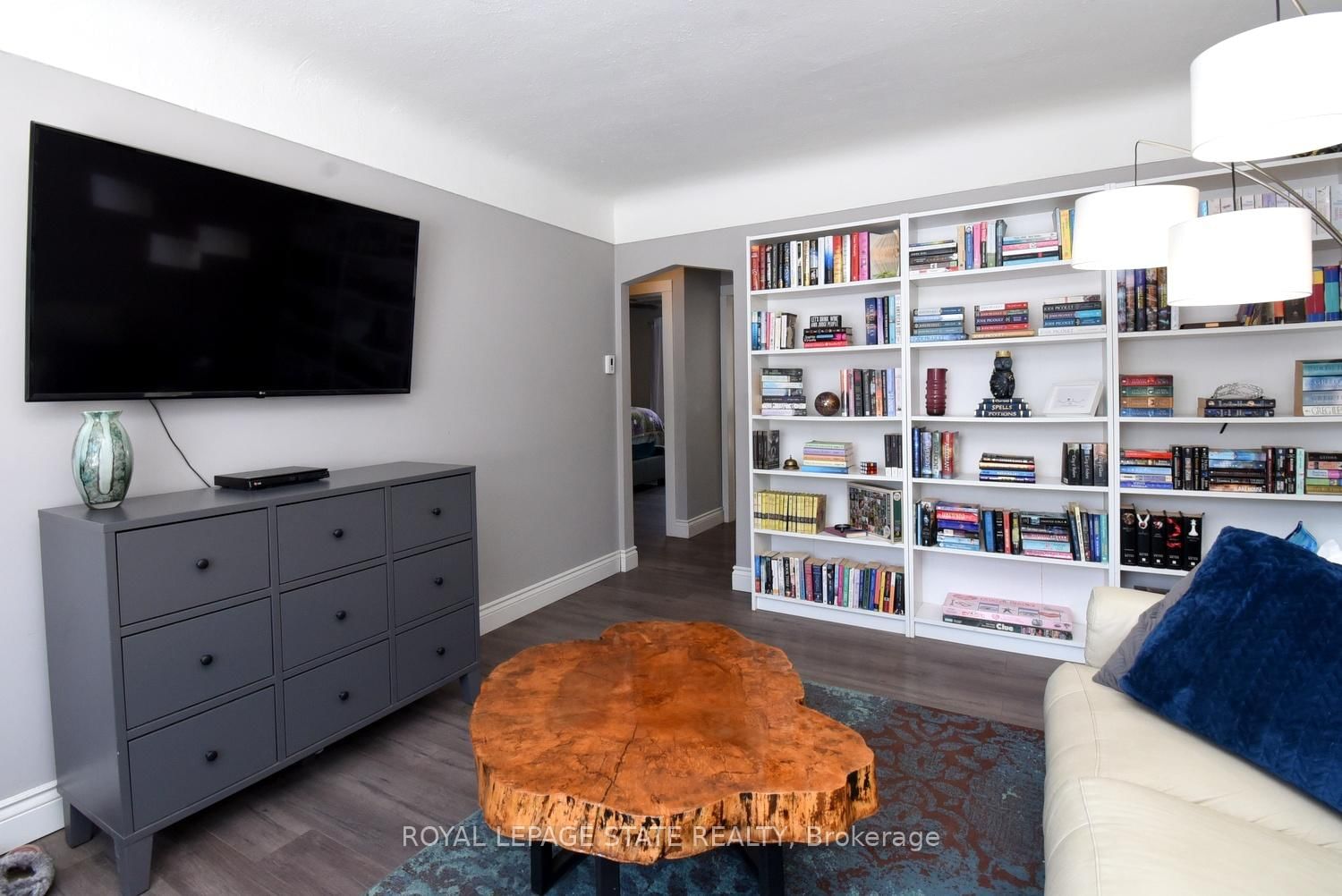 Detached House for sale at 302 East 27th Street, Hamilton, Ontario, L8V 3G6 - Eastmount - MLS: X12915314