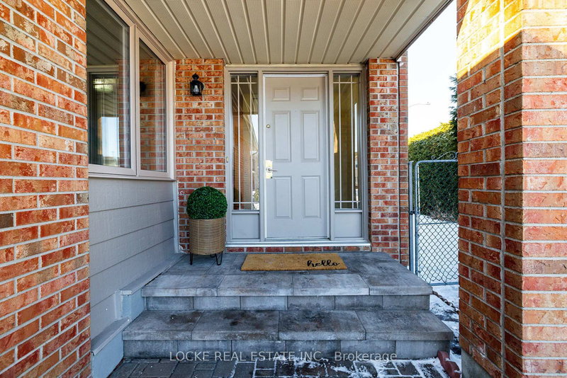 6096 Meadowhill Cres, Orleans, K1C 5R8 | Image 3