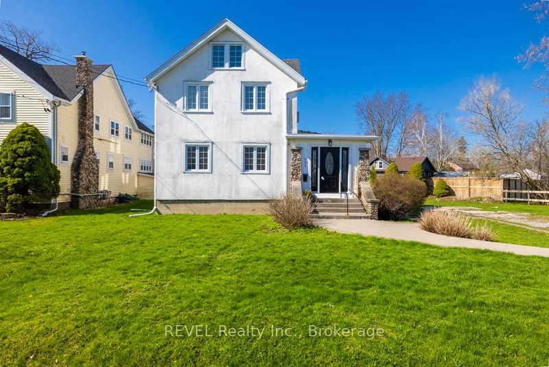 305 Leask Ave, Fort Erie, L2A 4L3 | Image 2