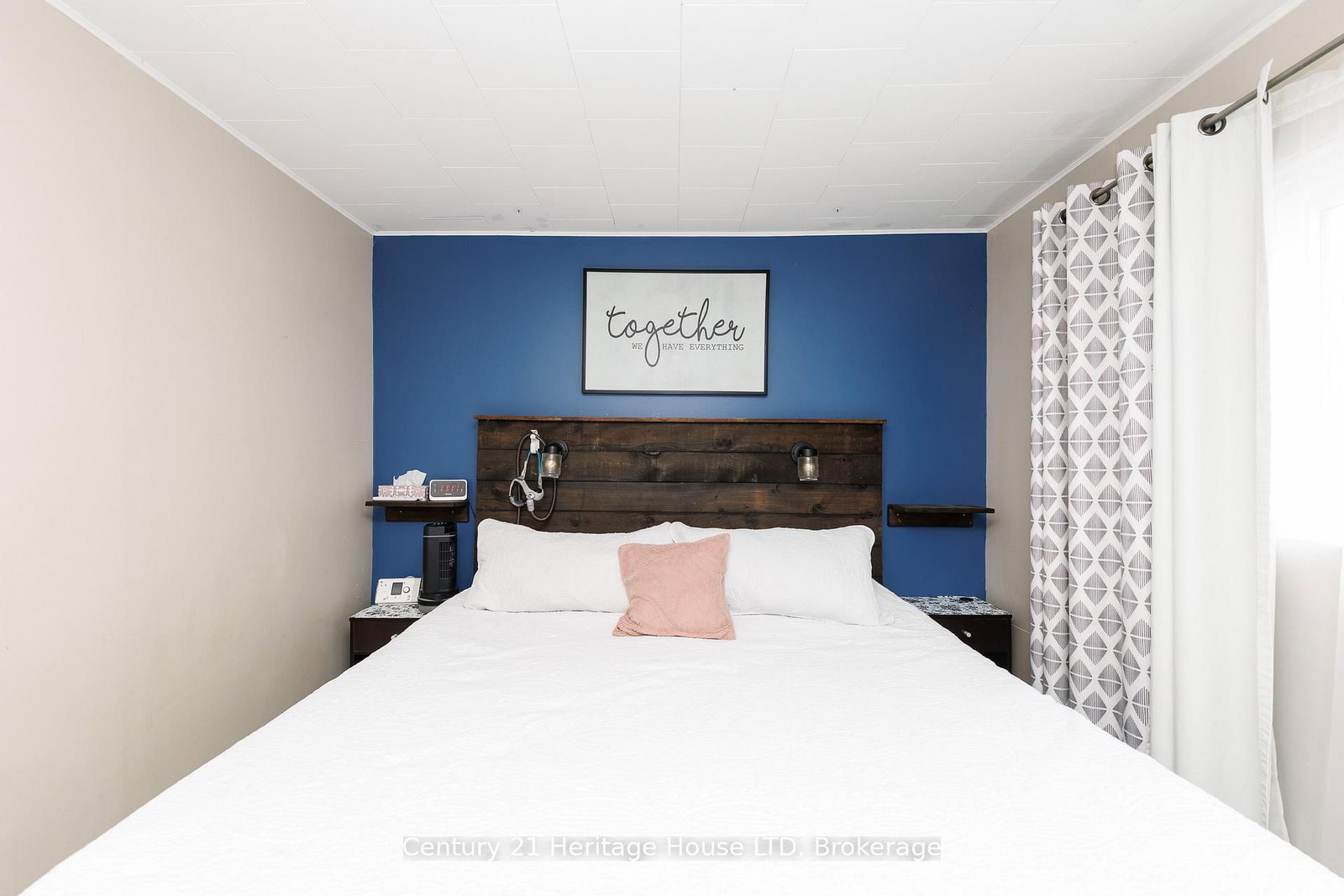 Detached House for sale at 211 Grantham Avenue, St. Catharines, Ontario, L2M 4Z1 - Facer - MLS: X12915604