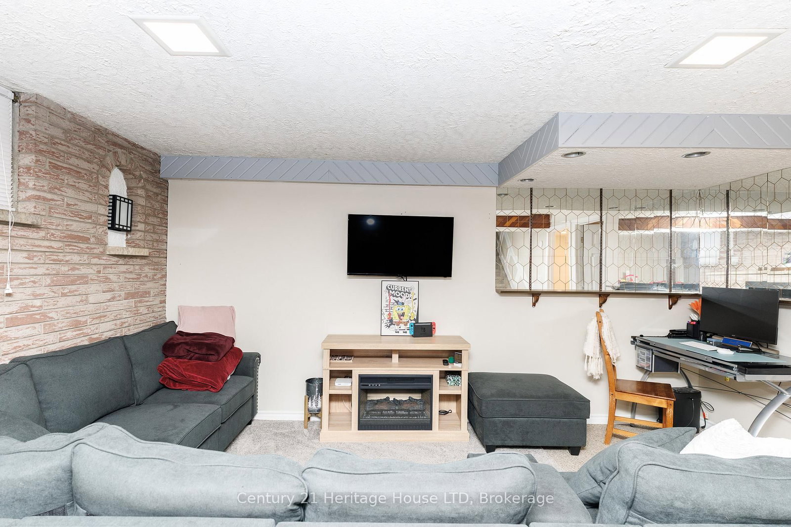 Detached House for sale at 211 Grantham Avenue, St. Catharines, Ontario, L2M 4Z1 - Facer - MLS: X12915604