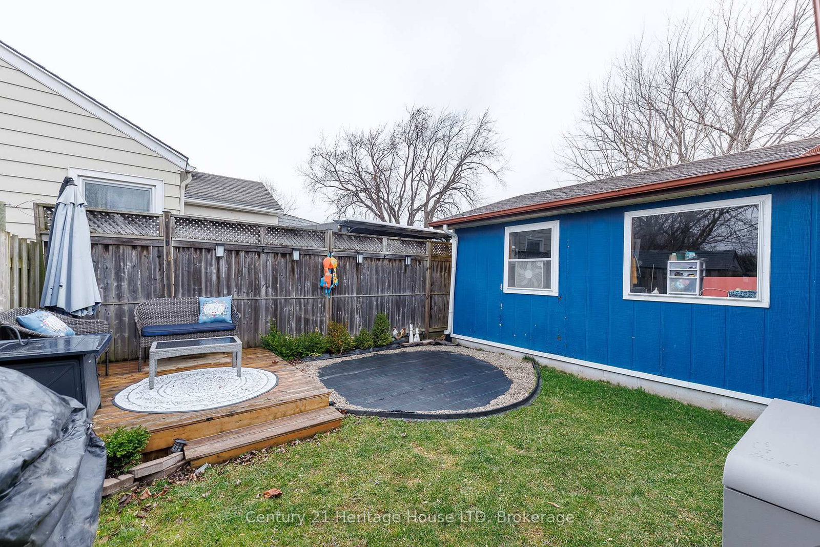 Detached House for sale at 211 Grantham Avenue, St. Catharines, Ontario, L2M 4Z1 - Facer - MLS: X12915604