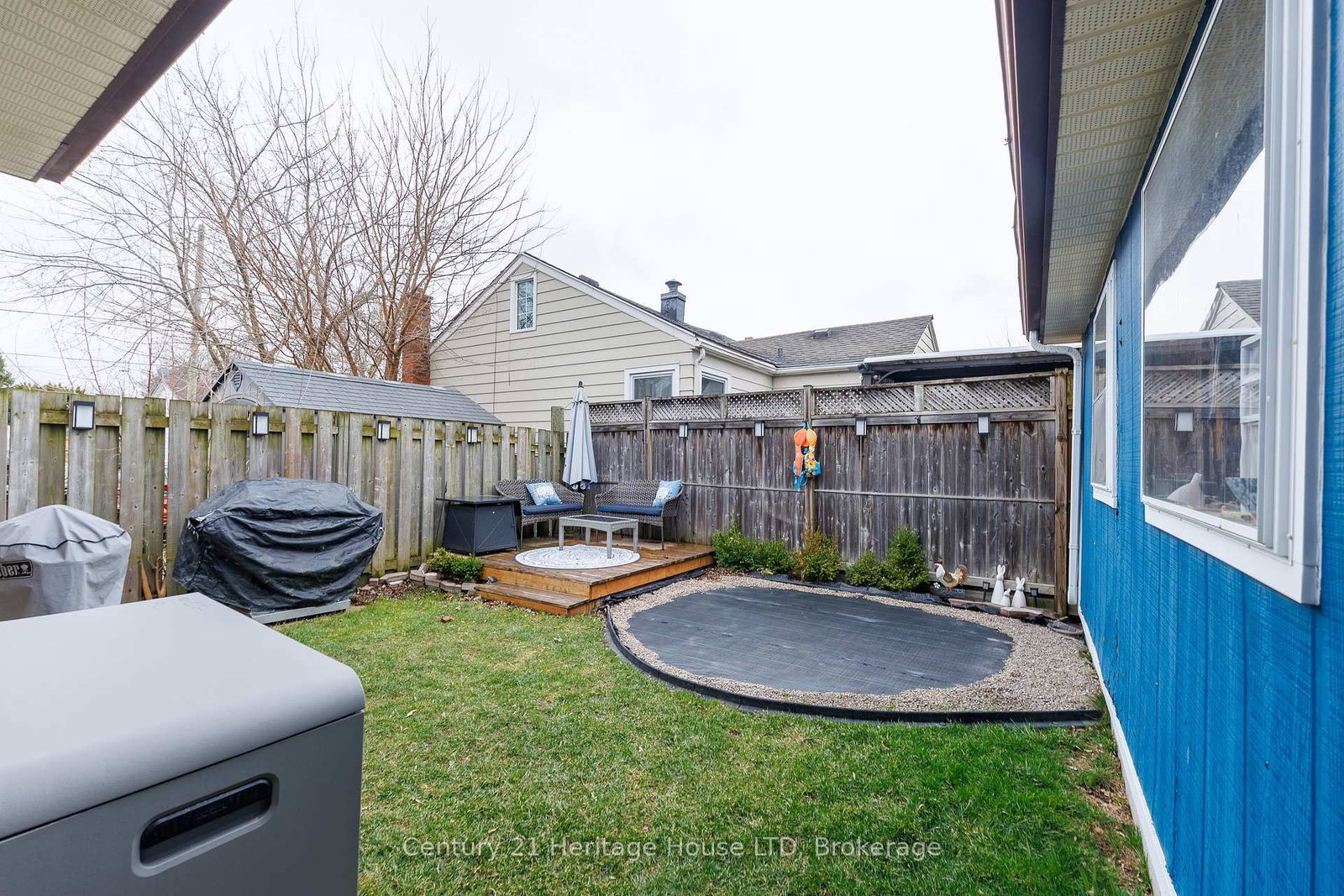 Detached House for sale at 211 Grantham Avenue, St. Catharines, Ontario, L2M 4Z1 - Facer - MLS: X12915604