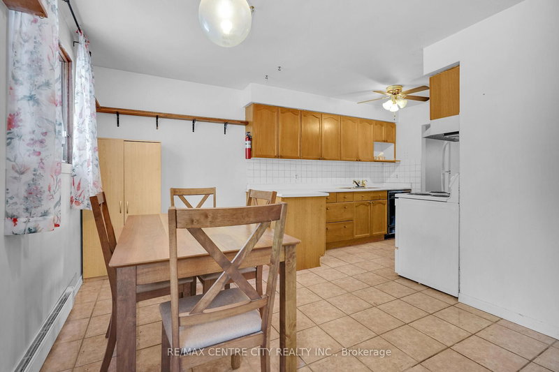 55 Mohegan Cres, London East, N5V 2X7 | Image 3