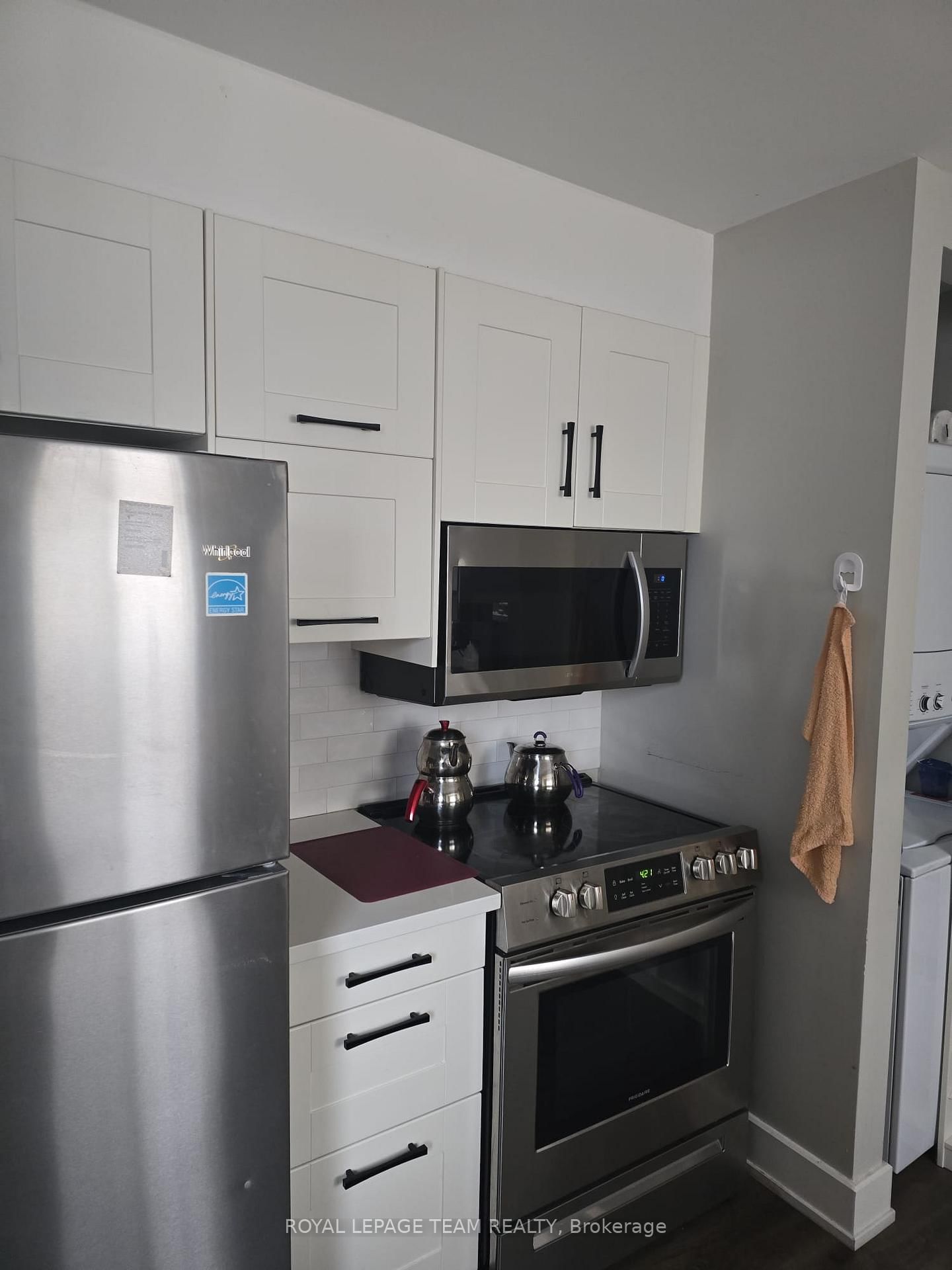 259 Montfort Street, Unit A - Photo 9