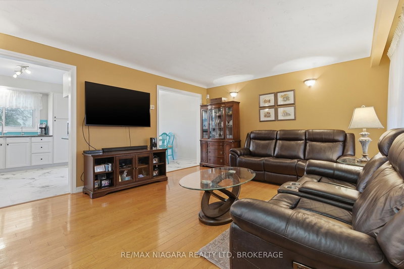 57 Meredith Dr, St. Catharines, L2M 6R5 | Image 3