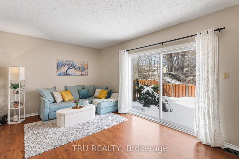 1120 Chimney Hill Way, Ottawa, K1J 8Z6 | Image 3