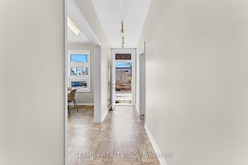 83 Finkle St, Woodstock, N4S 3C9 | Image 2