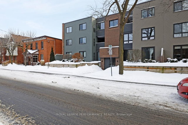 2D - 142 Waverley Street