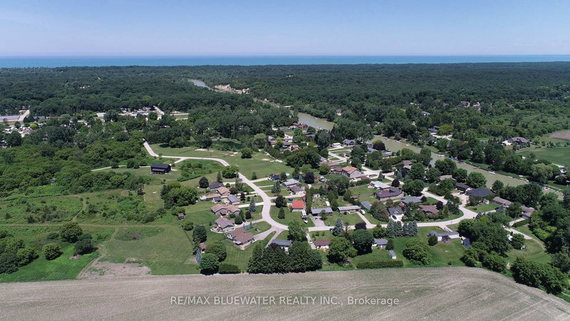 9897 Eric St, Lambton Shores, N0M 2N0 | Image 3