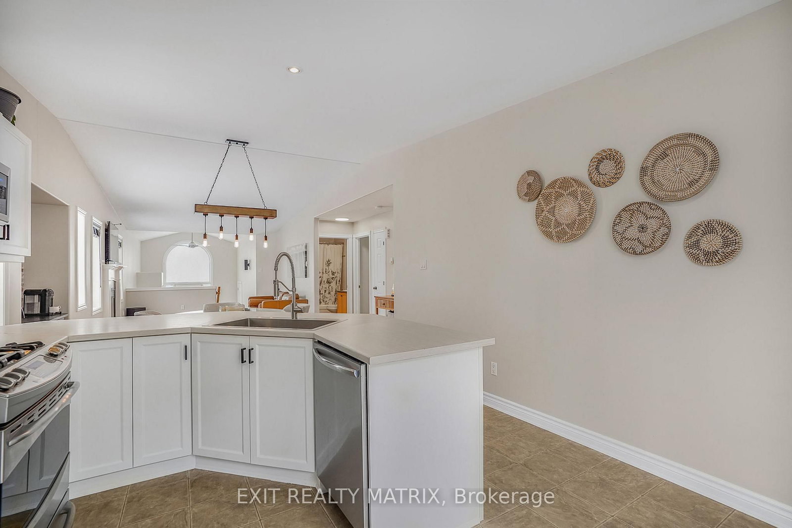 Detached House for sale at 403 CENTENAIRE Street, Russell, Ontario, K0A 1W0 - Embrun - MLS: X12916304