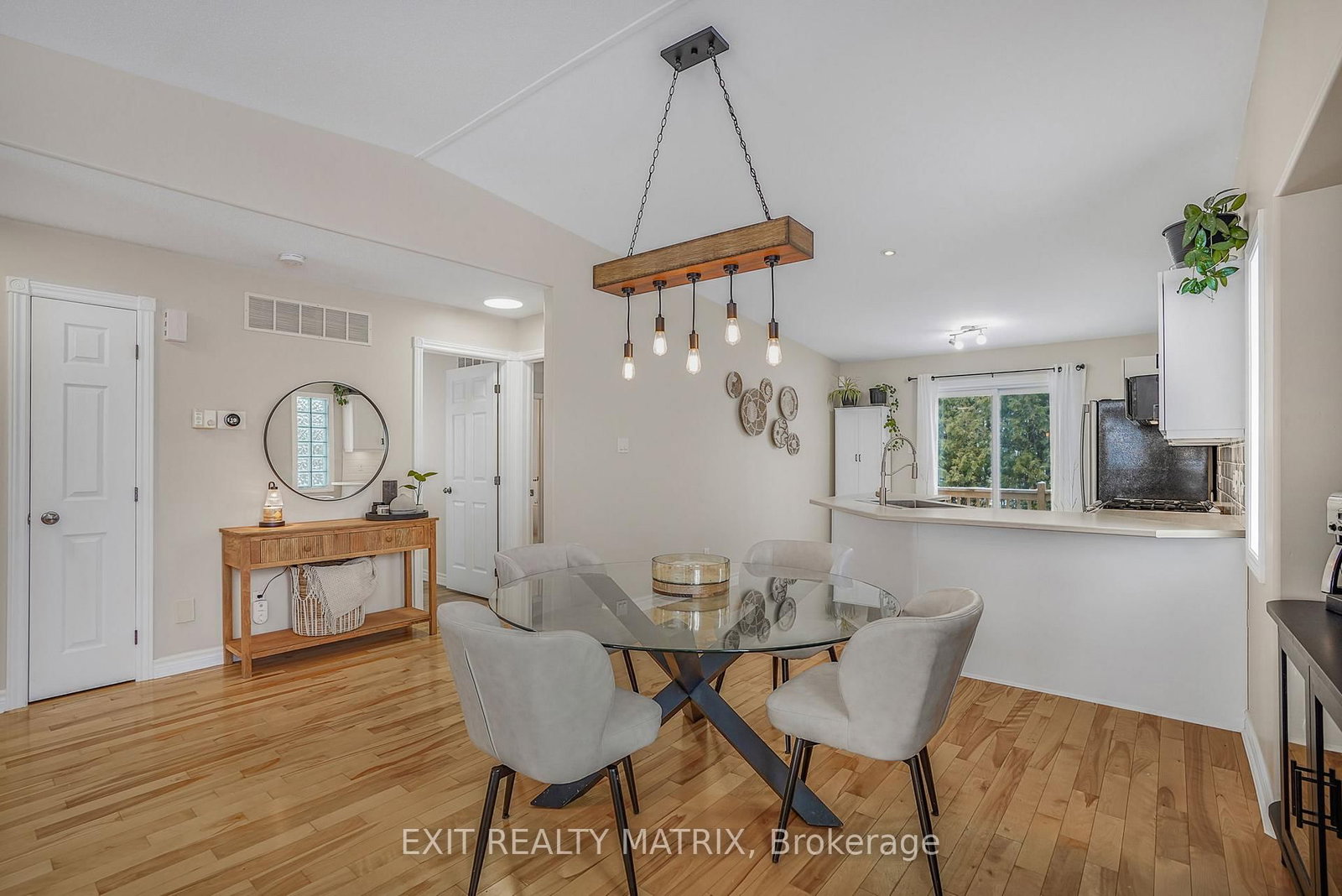 Detached House for sale at 403 CENTENAIRE Street, Russell, Ontario, K0A 1W0 - Embrun - MLS: X12916304