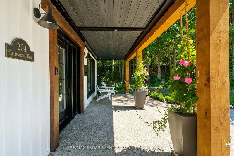 204 FALLING BROOK Dr, Hamilton, L9G 1E6 | Image 3
