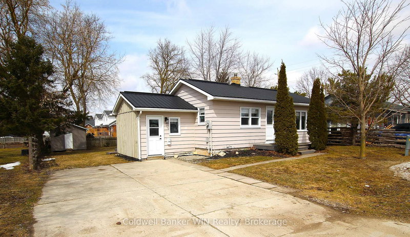 383 Wellington St E, Wellington North, N0G 2L2 | Image 2