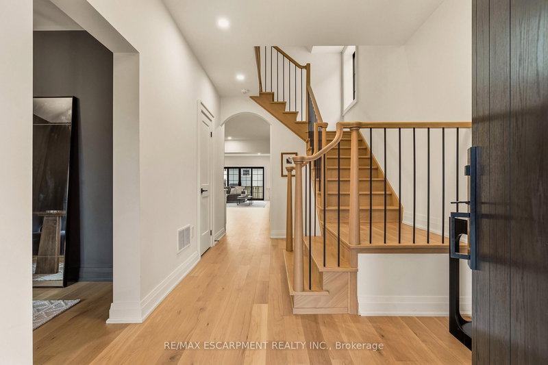 30 MATILDA St N, Hamilton, L9H 2Z1 | Image 3