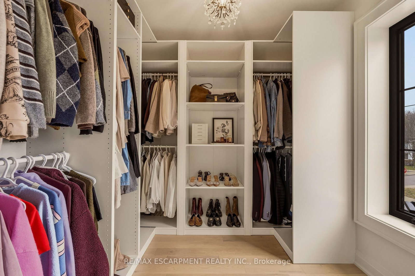 Detached House for sale at 30 MATILDA Street, Hamilton, Ontario, L9H 2Z1 - Dundas - MLS: X12916516