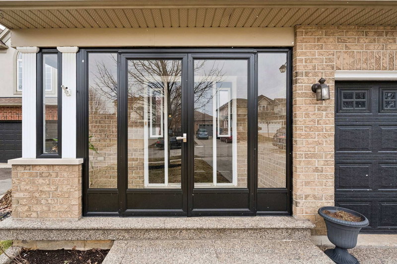 58 Whiterock Ave, Hamilton, L0R 1W0 | Image 2