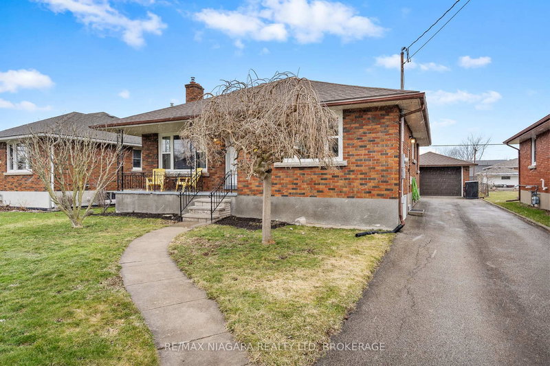 96 Clarke St, Port Colborne, L3K 2G3 | Image 2