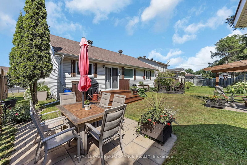 333 Bonavista St, Clarence-Rockland, K4K 1N7 | Image 3