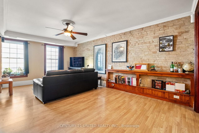 401 - 79 King Street W