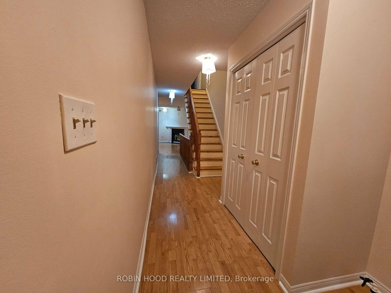 21 - 26 Moss Blvd, Hamilton, L9H 6W7 | Image 2