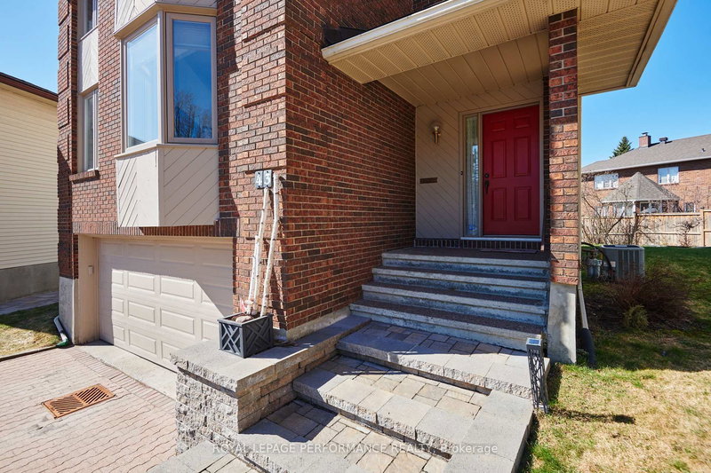 43 Waterview Crt, Ottawa, K1V 0H5 | Image 3