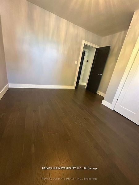 Detached House for sale at 10 Columbia Street, St. Catharines, Ontario, L2R 5H6 - Downtown - MLS: X12917274