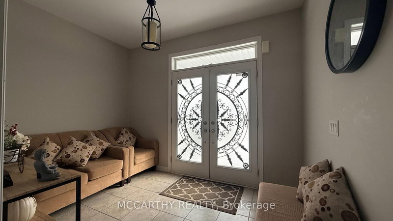 124 Johnson Dr, Shelburne, L9V 3V9 | Image 2