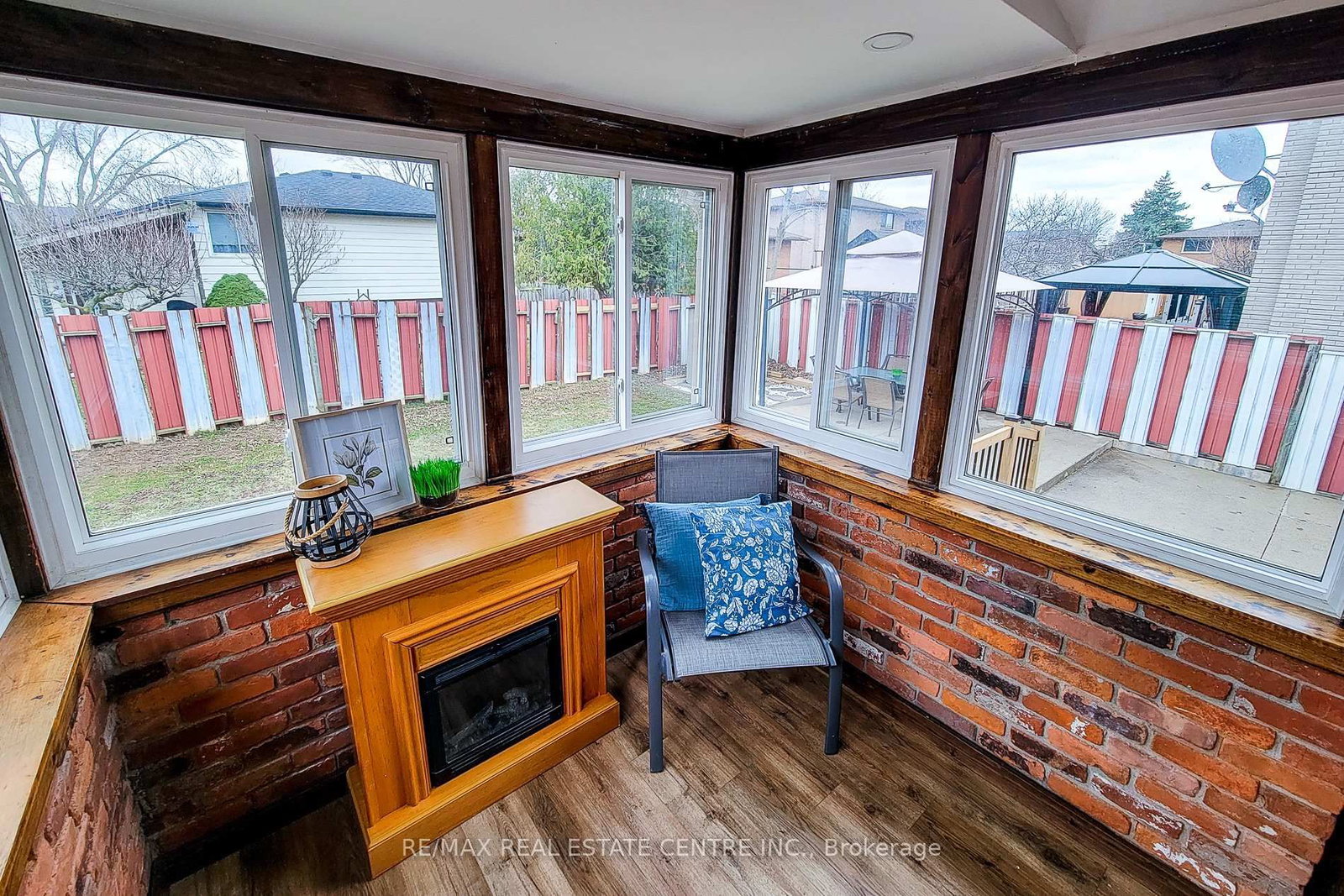 Detached House for sale at 2 Ashwood Court, Hamilton, Ontario, L8E 3E1 - Stoney Creek - MLS: X12917408