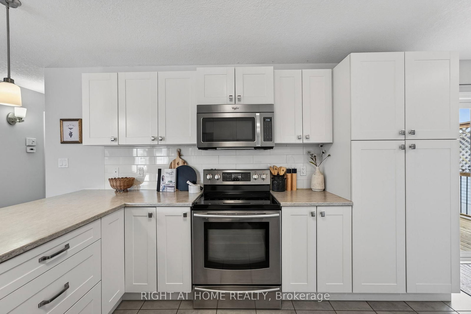 Detached House for sale at 48 Freedom Crescent, Quinte West, Ontario, K8V 0C2 - Sidney Ward - MLS: X12917536