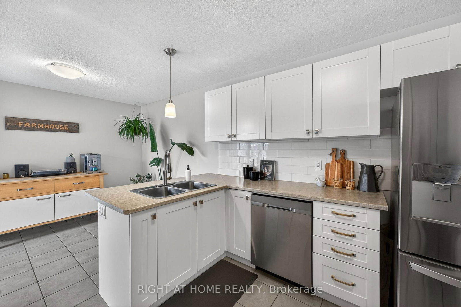 Detached House for sale at 48 Freedom Crescent, Quinte West, Ontario, K8V 0C2 - Sidney Ward - MLS: X12917536