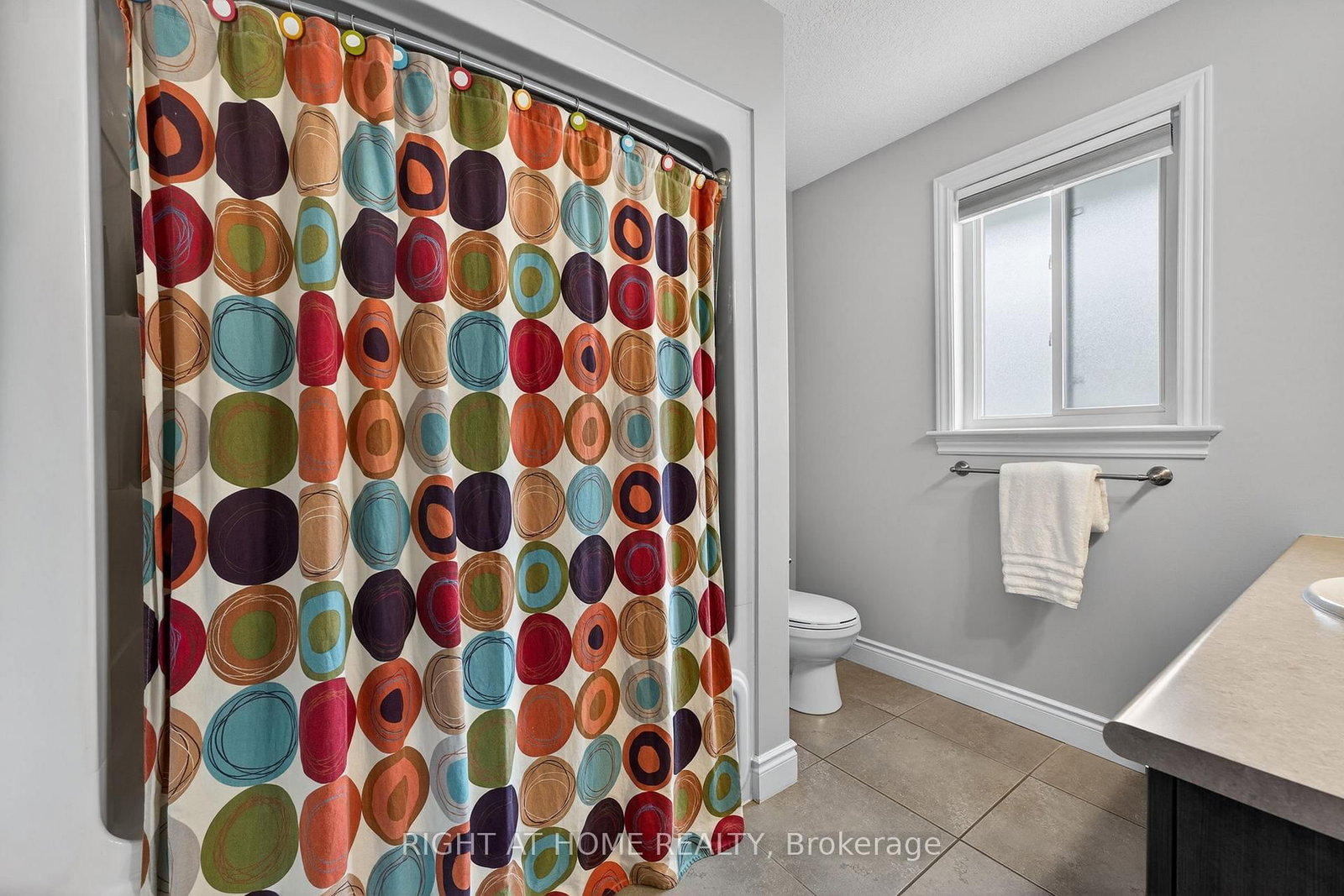 Detached House for sale at 48 Freedom Crescent, Quinte West, Ontario, K8V 0C2 - Sidney Ward - MLS: X12917536