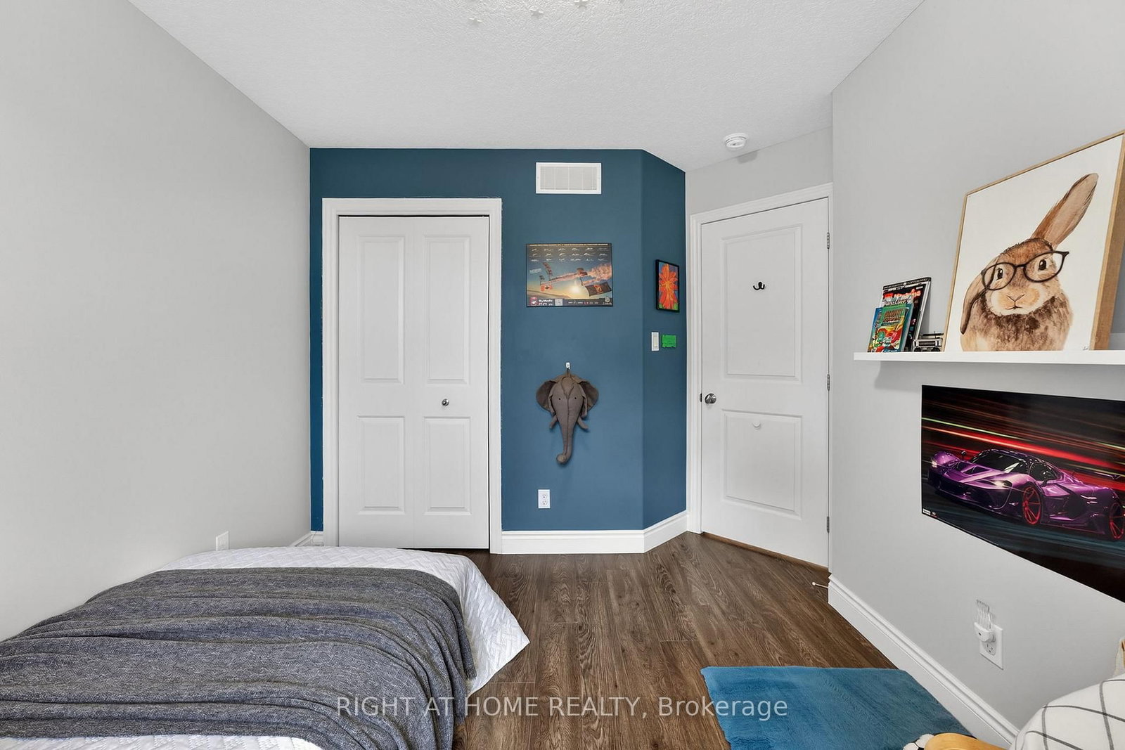 Detached House for sale at 48 Freedom Crescent, Quinte West, Ontario, K8V 0C2 - Sidney Ward - MLS: X12917536