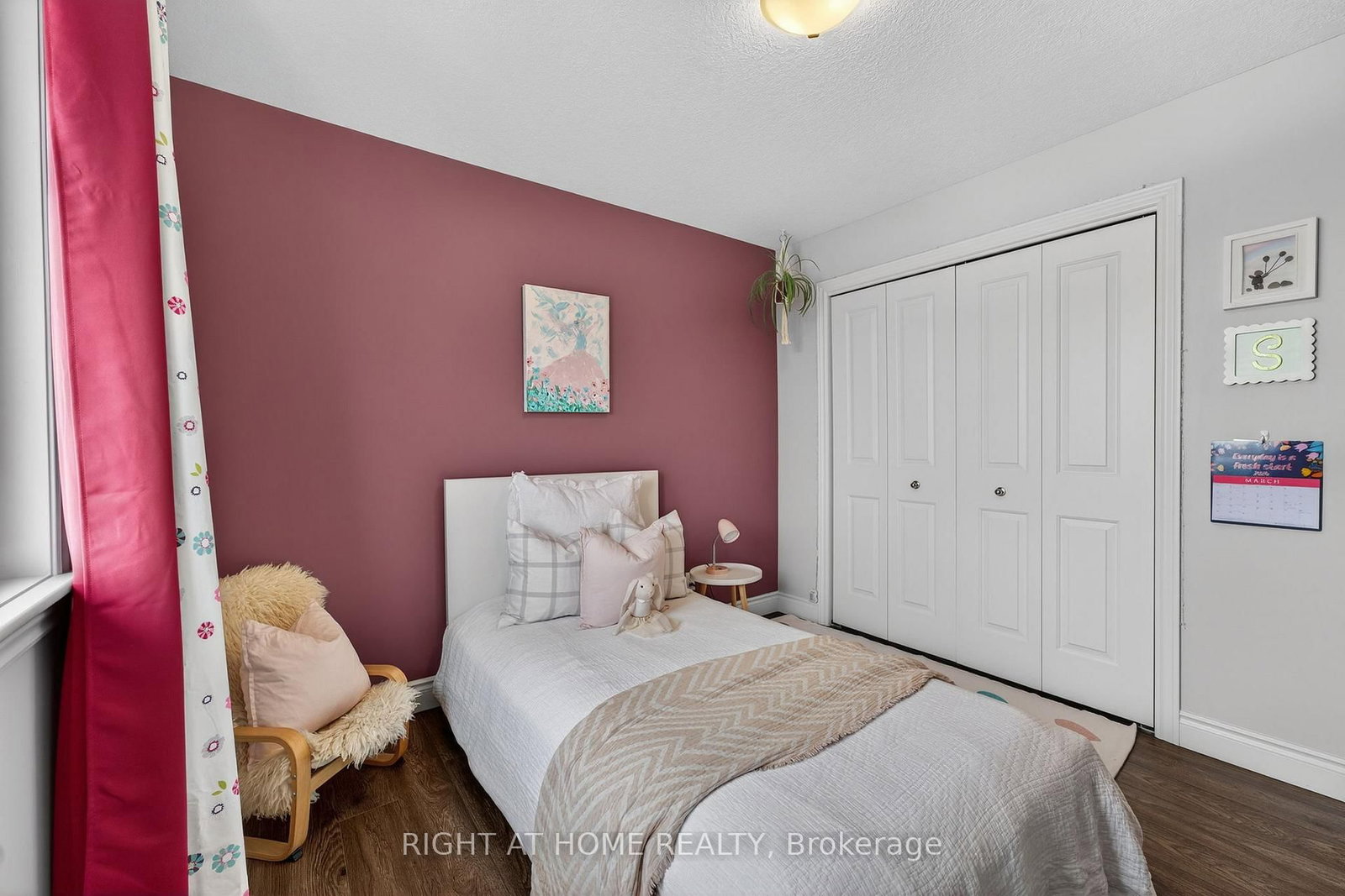 Detached House for sale at 48 Freedom Crescent, Quinte West, Ontario, K8V 0C2 - Sidney Ward - MLS: X12917536